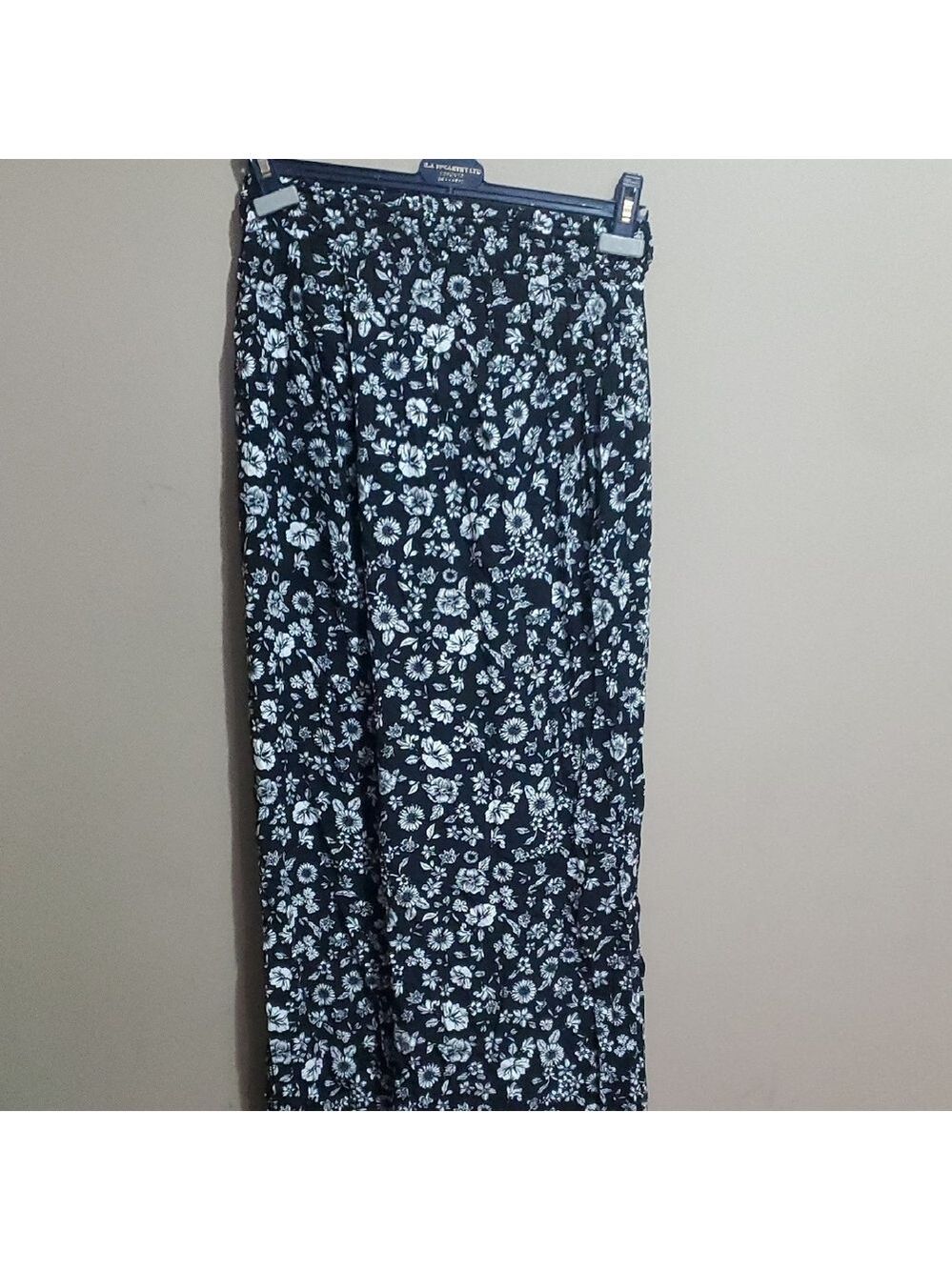 Floral Black/ White Wide Leg Pants With Elastic Waist And Side Slits Size XL